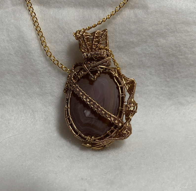 with 26 in Gold Plated Chain. Faux Gold Wire 100/% Natural Nanhong Agate Geode Pendant Faux Gold Wire 82.75 ct