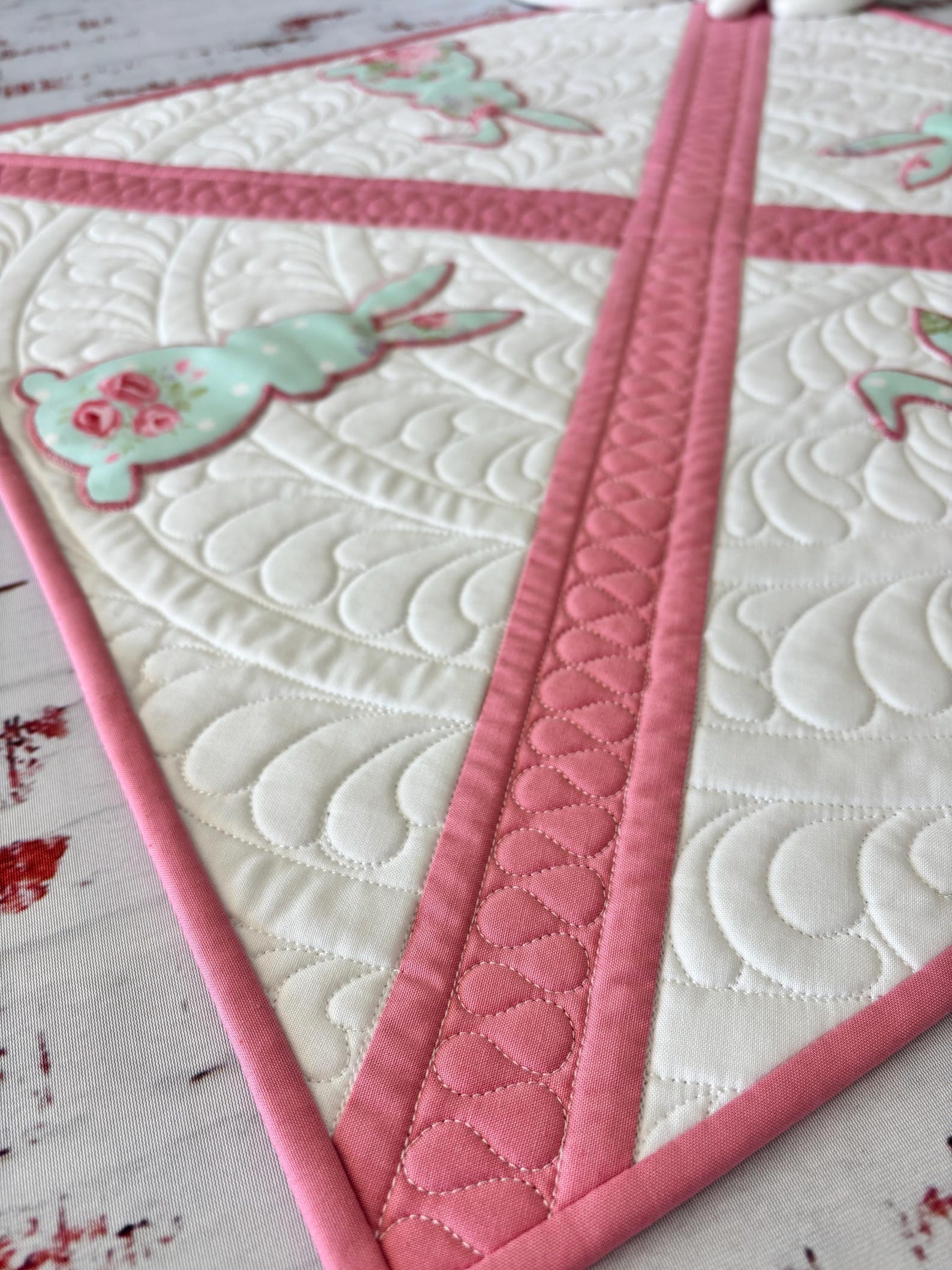Quilted Easter Table Topper, Applique Bunny Table Quilt - Etsy