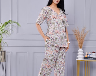 Conjunto de algodón estampado: top con cuello en V y pantalón - Ropa de estar por casa de verano