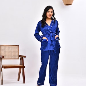 formal dress for women modest Cloak Sleeves Formal Dress: Elegance and Dramatic Sophistication