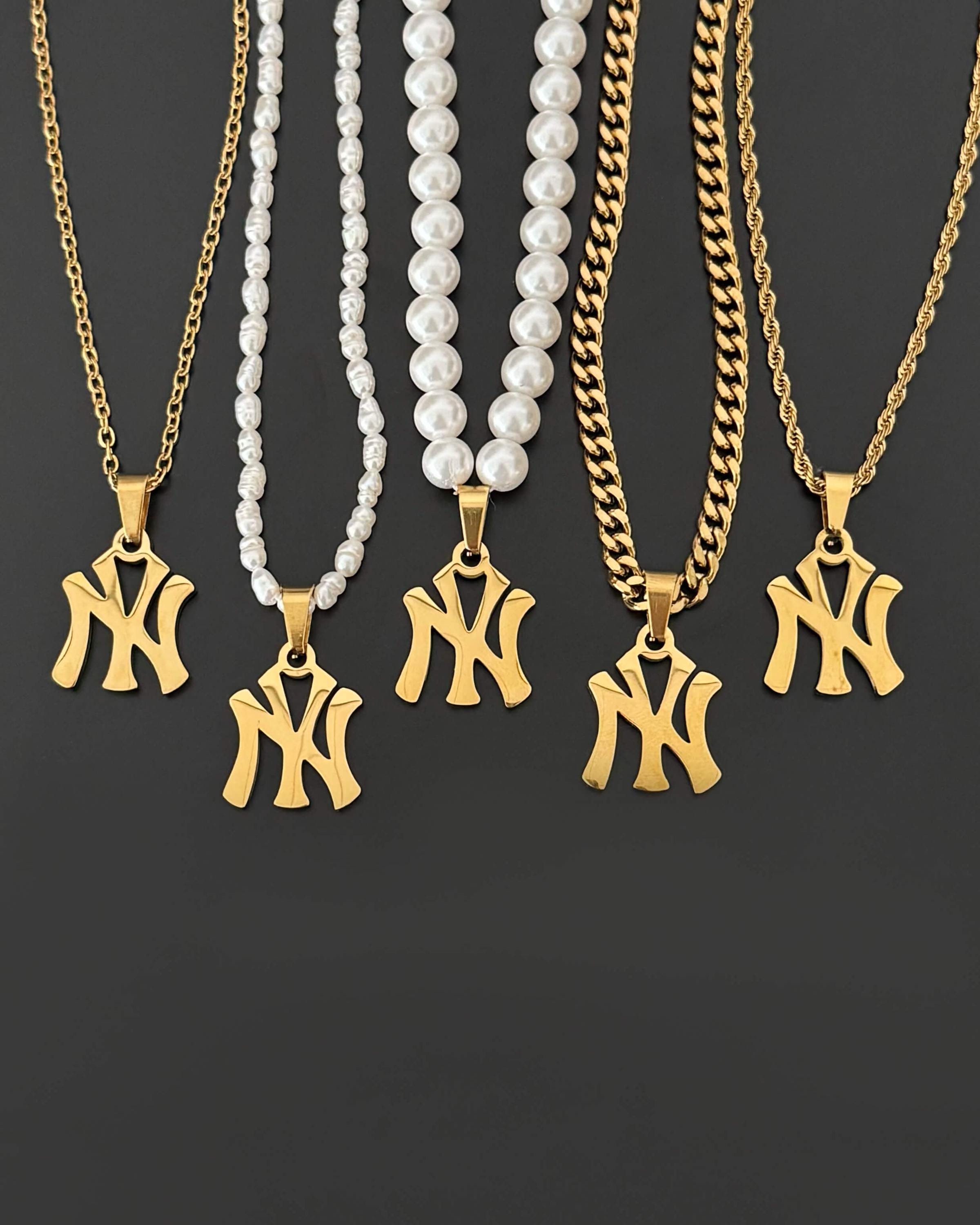 Duneier of New York・ 10金ネックレスです!!＼(^-^)／ NYペンダントネックレス：18Kゴールドメッキステンレススチール