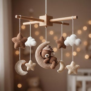 Mobile per neonati a forma di luna con orsetto all'uncinetto, decorazione per cameretta a forma di orsetto addormentato, decorazione per culla, regalo per baby shower, mobile per cameretta a forma di luna all'uncinetto