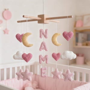Móbile personalizado com nome para bebê menina, decoração suspensa personalizada para quarto de bebê, presente para recém-nascida, decoração de amigurumi para quarto de bebê, decoração de berço exclusiva