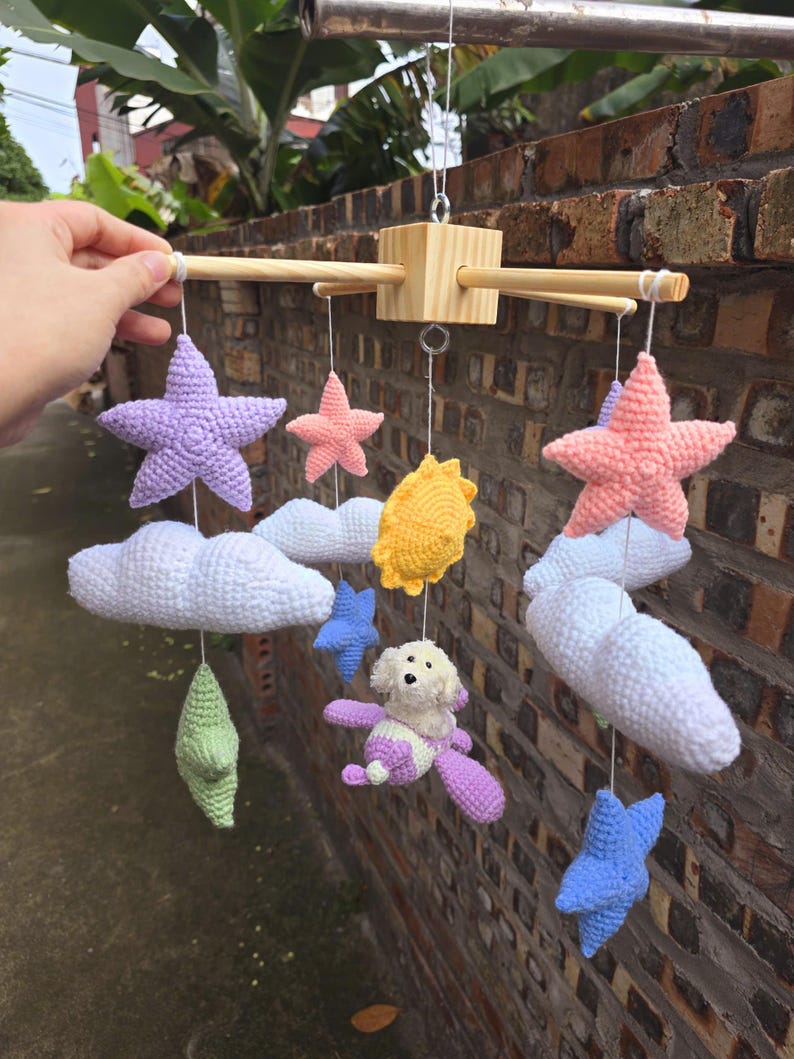 Babymobiel met gehaakte hond en kat, op maat gemaakte gehaakte hond en kat, babymobiel voor de babykamer, babywiegmobiel, cadeau voor babyverzorger, cadeau voor de eerste maand afbeelding 13