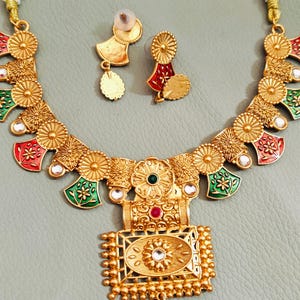 Kundan Polki Necklace Set: Antique Gold Indian Jewelry