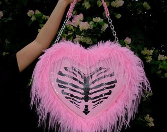 Goth Style Ita Bag Crossbody, Plüschherz Ita Umhängetasche, klare Pin Display Bag, Kawaii Anime Design, Alt Fashion Geschenk für Mädchen
