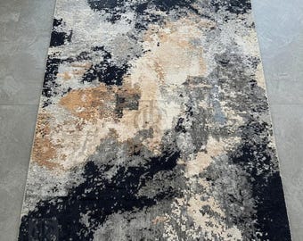 Alfombra abstracta hecha a mano / Alfombra con mechones en negro, gris y beige con efecto desgastado (5x8 pies)