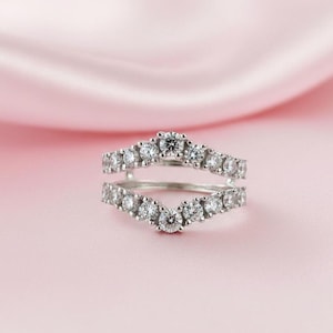 14K White Gold Sparkling Round Diamond/Moissanite V-Shape Contour Enhancer Wedding Ring Guard