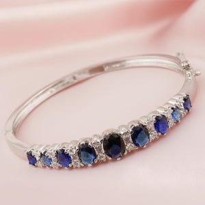 Elegantes Blauer Saphir & Diamant Damen Armreif Armband 14K Vergoldetes Silber
