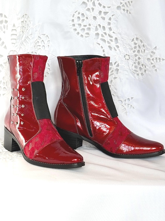 Y2K Red Patent Leather Ankle Boots Size 7.5/Un Tour en Ville Studded Chunky Heel Boots