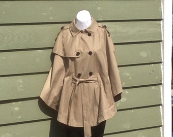 Betsey Johnson Cape Coat/Womens Summer Jacket Size L/Womens Vintage Cape Coat Size L/Womens Vintage Summer Jacket/Vintage Beige Cloak Size L