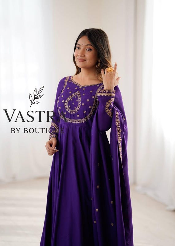 roman purple dress Haitryli Womens Halloween Greek Queen Dress Robe Ancient Roman Godness Empress Toga Historical Fancy Dress Lavender M, Women's, Size: Medium, Purple