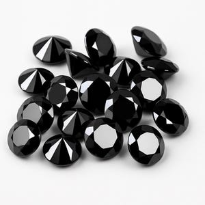 AAA Naturliga Svarta Diamanter – Rundslipade, Lösfacetterade Diamanter (0,8 mm–5 mm) Helsvarta Rundslipade Lösfacetterade Diamanter | Partihandelsdiamanter