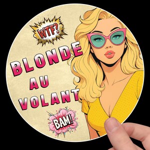 Adesivo divertente per auto – Bionda al volante – Pop art retrò – Adesivo umoristico femminile – Regalo originale – Vinile per parabrezza