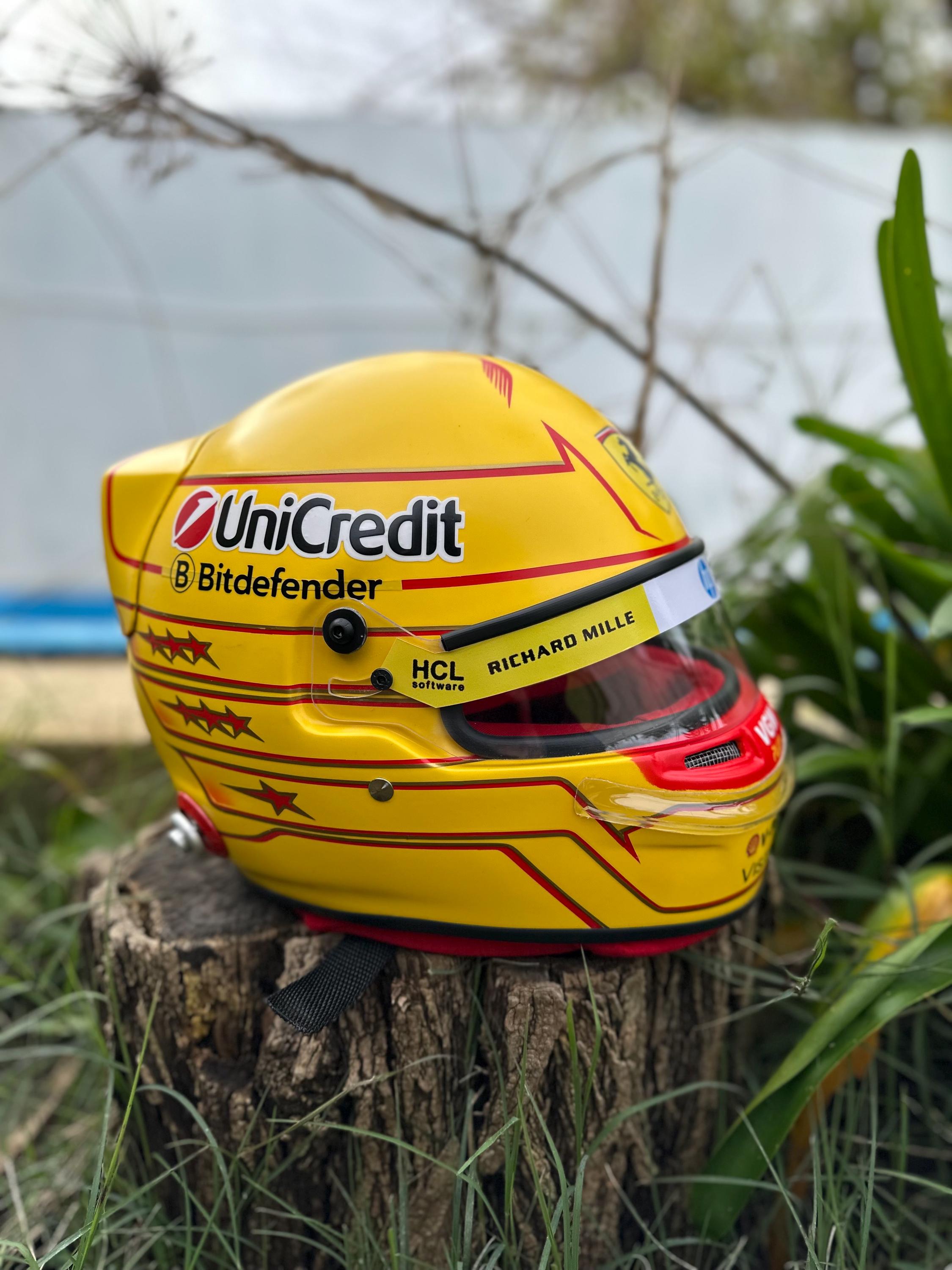 Réplica casco Lewis Hamilton #44 Ferrari 2025 – casco decorativo