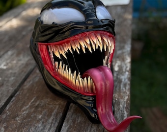 Venom Helmet Marvel Style – Decorative Piece / Cosplay / Collectible