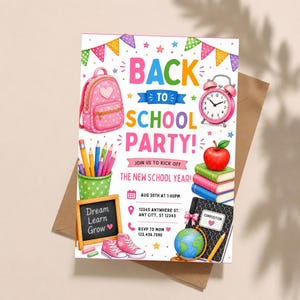 Op de afbeelding: Een kleurrijke uitnodigingskaart voor een Back to School feest met een roze rugzak, een wekker, een rode appel op boeken, een wereldbol en schoolspullen. De tekst luidt Back to School Party, Join us to kick off the new school year, Aug 30th at 1:00PM.