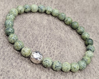 Green Serpentine Gemstone Men's Stretch Bracelet with 8mm Beads and Hammered Antique Silver Accent Bead UNISEX Mens Womens Ladies