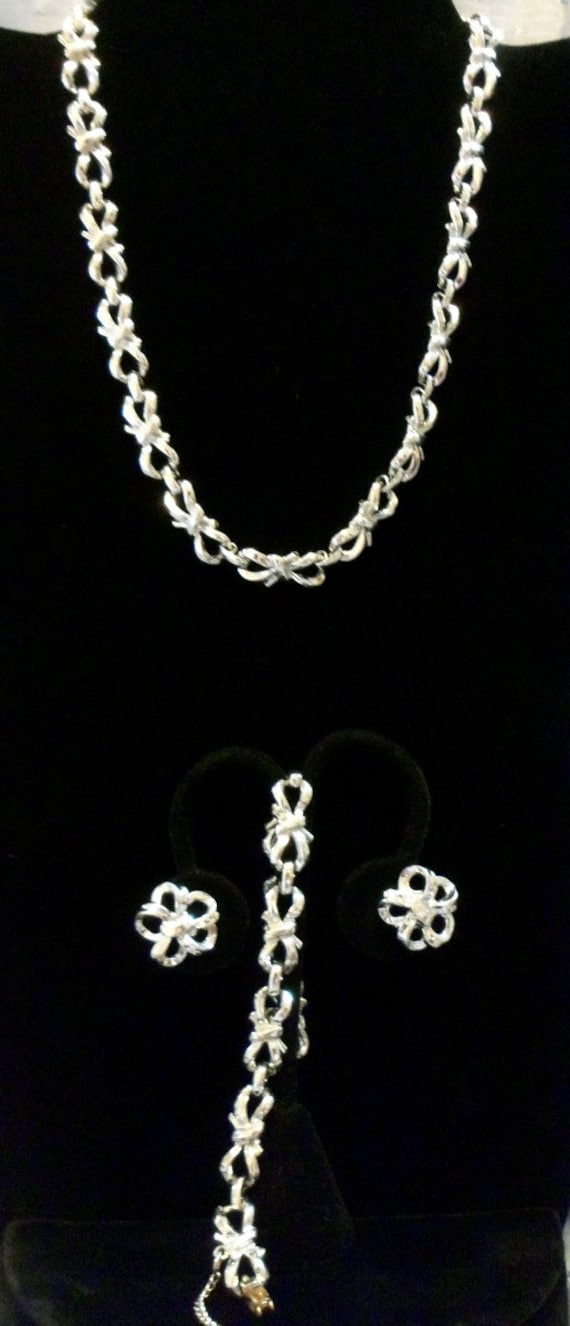 Vintage Silvertone Bow Necklace, Bracelet and Earr