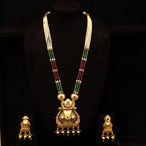 Set met Kundan-kralen bruidsketting: vergulde Indiase sieraden