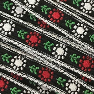 7/16 Red, White, Green Floral Trim by the Yard image 1