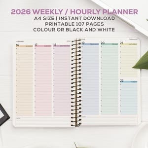Może przedstawiać: Tygodniowy i godzinowy planer na rok 2026, format A4, do wydruku, 107 stron. Okładka z napisem "2026 WEEKLY / HOURLY PLANNER". Otwarty planer przedstawia widok tygodnia z kolorowymi dniami i spiralną oprawą.