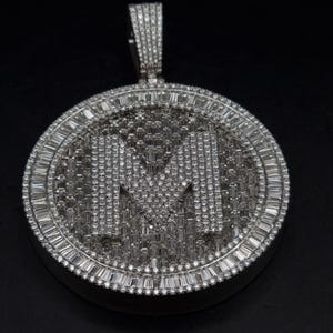 Colgante de moissanita con inicial de hip hop, redondo y baguette, personalizado, D/VVS, con placa redonda 3D, hecho a mano en plata de ley 925.
