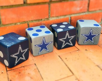 Wood Yardzee Jumbo Dallas Cowboys Giant Lawn Yard DICE con estrella - Yahtzee, Bunco, decoración del hogar