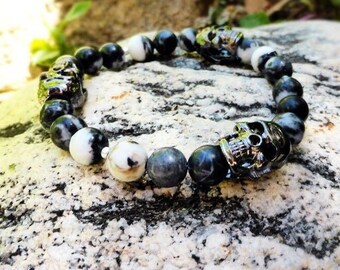Black & White Agate Stone Beads w/ Black Gun Metal Skulls BRACELET