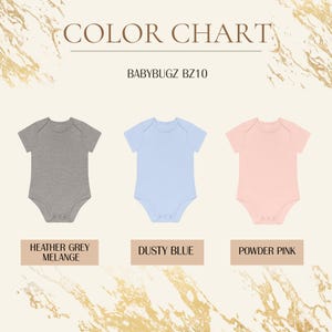 Puede incluir: Carta de colores con tres bodies de beb&eacute; en gris jaspeado, azul empolvado y rosa empolvado. El texto "COLOR CHART" y "BABYBUGZ BZ10" se muestran en la parte superior. Cada body se muestra sobre un fondo crema con detalles dorados.