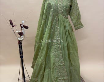 Abito Anarkali in seta color pistacchio – Abito indiano ricamato con paillettes e dupatta