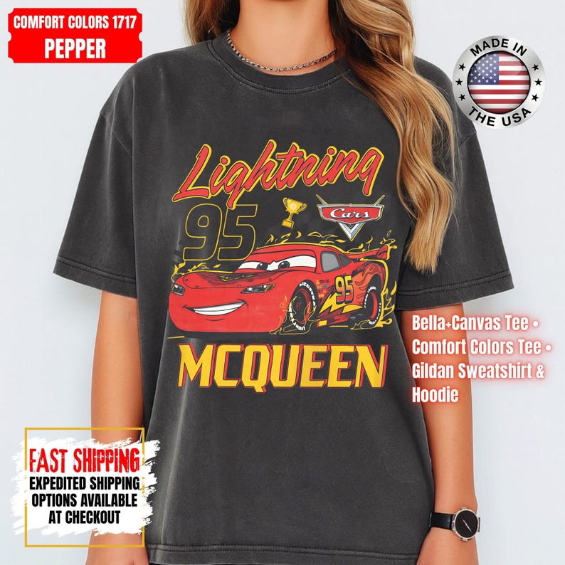 Camiseta vintage de Rayo McQueen Comfort Colors, camiseta de Disney Pixar Cars, camiseta retro con estampado de McQueen, camiseta para viaje de vacaciones familiares de Disney 2026 imagen 12