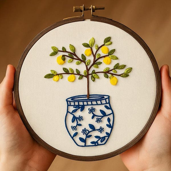 Zitronenbaum Stickpackung für Anfänger, Plattstich Muster mit Blauem Topf, modernes DIY Handstickerei Set, entspannendes kreatives Handwerksprojekt