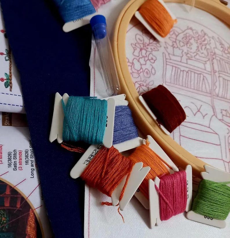 Floral Bookshelf Embroidery Kit for Beginners, Book Satin Stitch Kit ...
