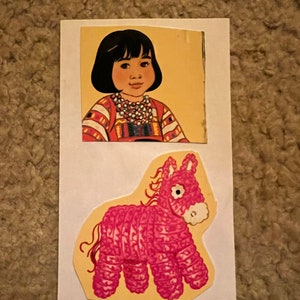 Trique ragazza indiana da Oaxaca, Messico e Piñata carta tagliata a mano bambola copertina libro collage pezzo artista carta collezionabile