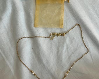 Golden heart jewelry pendant necklace