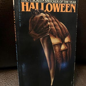 Halloween by Curtis Richards (1981) Bantam  Paperback Movie Tie-In! 1st Ed/9th Printing! Great condition!