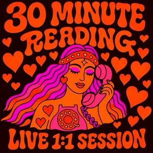 以下が含まれることがあります： オレンジ色で「30 MINUTE READING LIVE 1:1 SESSION」というテキストが書かれたグラフィックイラスト。長いピンクの髪をした人物がピンクの電話の受話器を持ち、ダークブラウンの背景にオレンジ色のハートが散りばめられたデザイン。