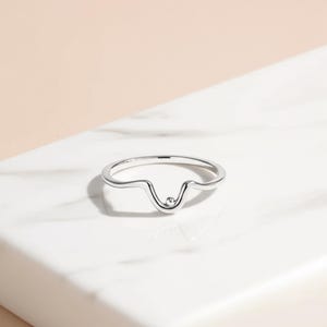 Minimalist Wave Ring for Women – Dainty Sterling Silver Wave Ring, Ocean-Inspired Adjustable Ring, Simple Stackable Beach Jewelry Gift