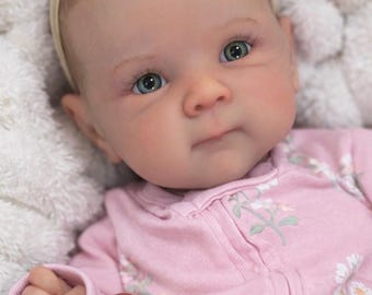 Lista para enviar - Muñeca Reborn – Paola pintada a mano, ojos verdes, extremidades de silicona y vinilo
