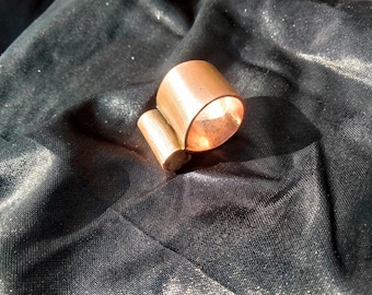 Anillo de cobre con imán