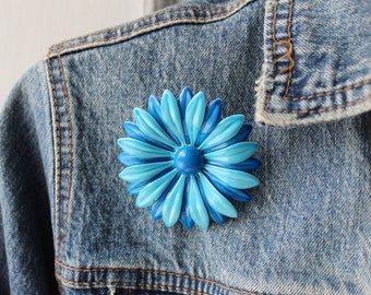 Vintage Blue Flower Brooch Pin - Two Tone Blue Daisy Flower Pin -  Spring Summer Accessory  2.5"