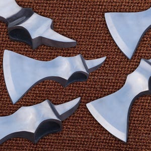 Smidd yxa i högkolstål med spik - Viking Tomahawk