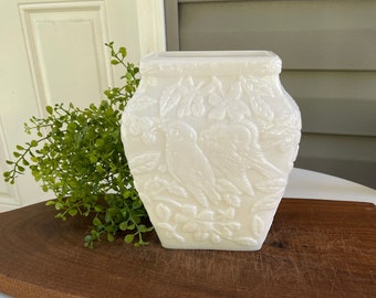 Jarrón de cristal de leche Imperial Lenox vintage, jarrón de cristal de leche blanca con pájaros en relieve y patrón floral