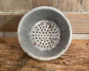 Colador o colador de esmalte de granito gris vintage de principios de 1900