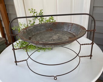 Vintage 3-Tier Wire Pie Display with One Mello-Rich Tin Pie Pan, Bake Shop Display