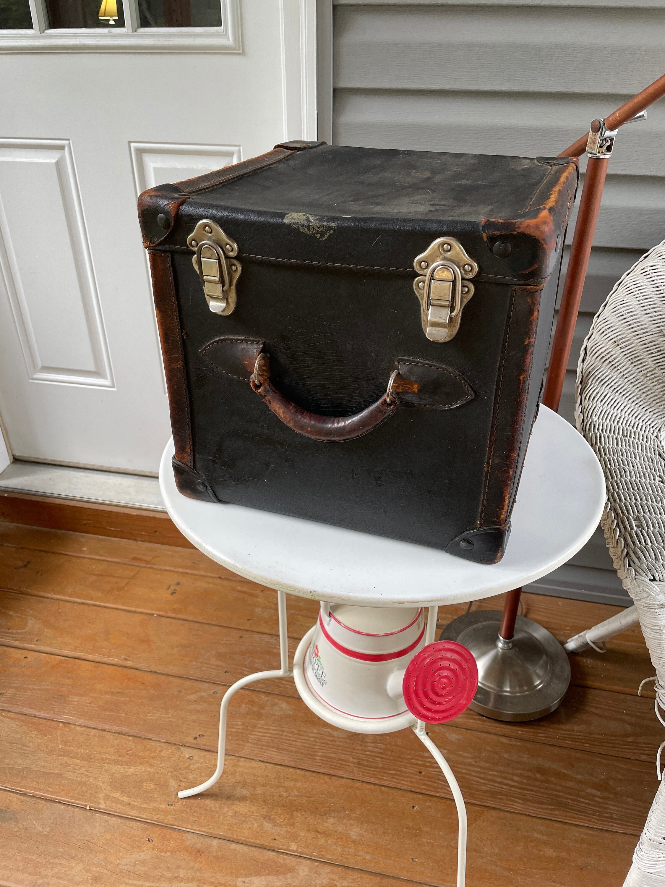 The Entrepreneur Large Hatbox  Vintage Hat Box Luggage Trunk