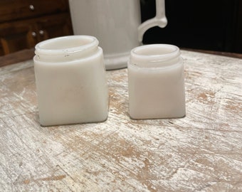 Lot de 2 pots à cosmétiques vintage en verre à lait blanc des années 40 ou 50