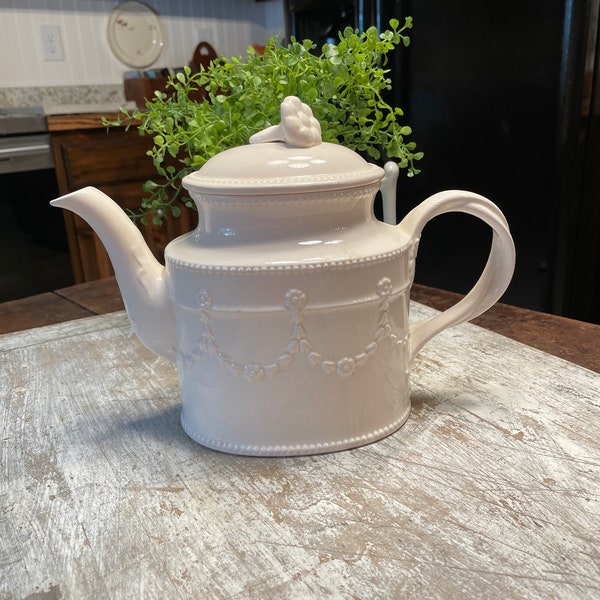 Vintage White Teapot, Classical White Teapot, The Haldon Group, Made in Japan