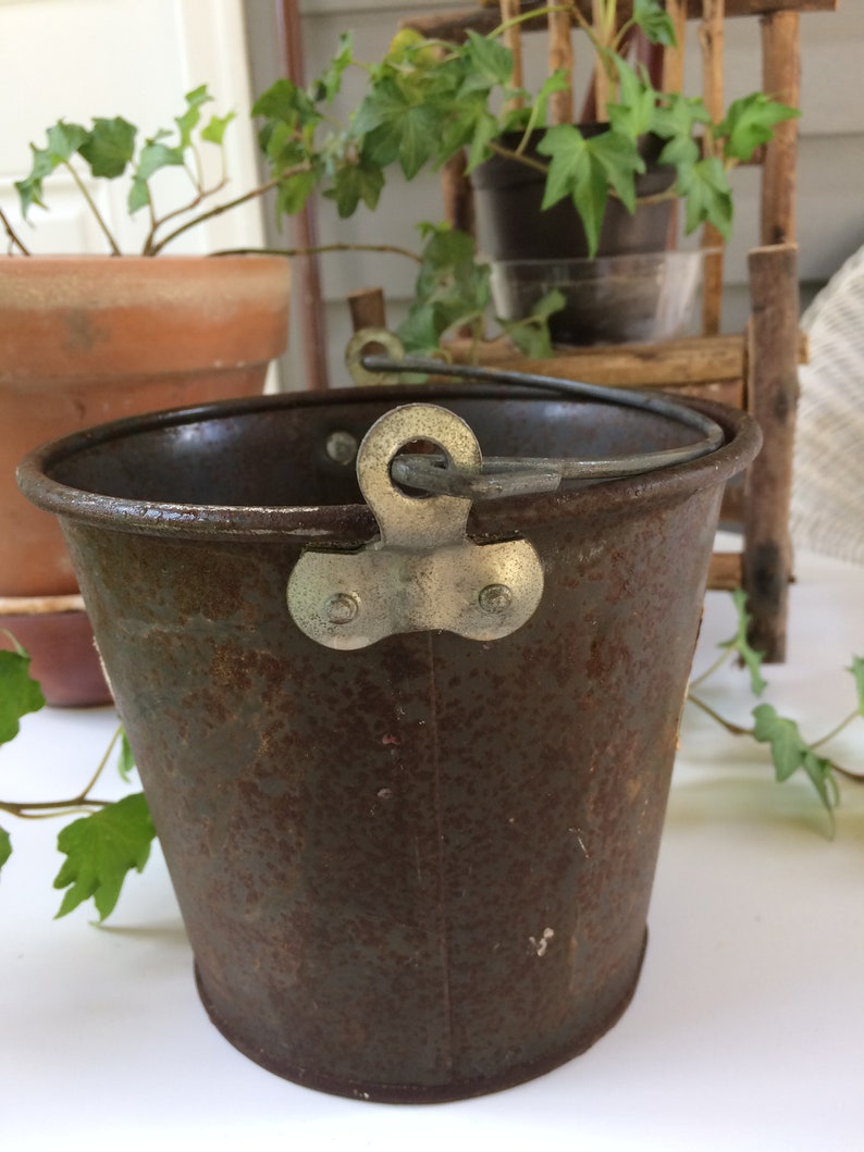 Vintage Small Tin Bucket 1940/'s Garden Decor Wedding Decor Flower Girl Bucket